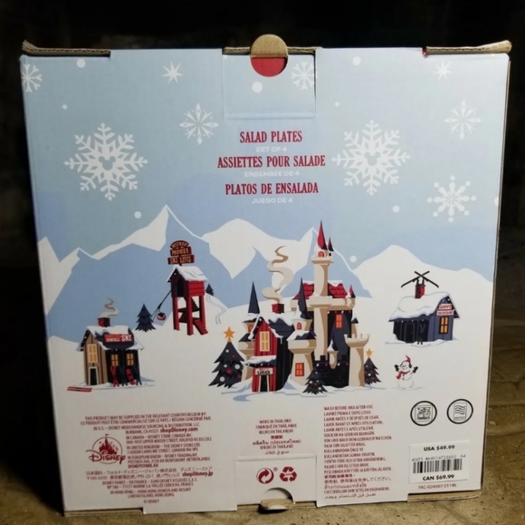 Disney Walt's Holiday Lodge Mickey & Friends Christmas Salad Plate Set - Picture 3 of 3